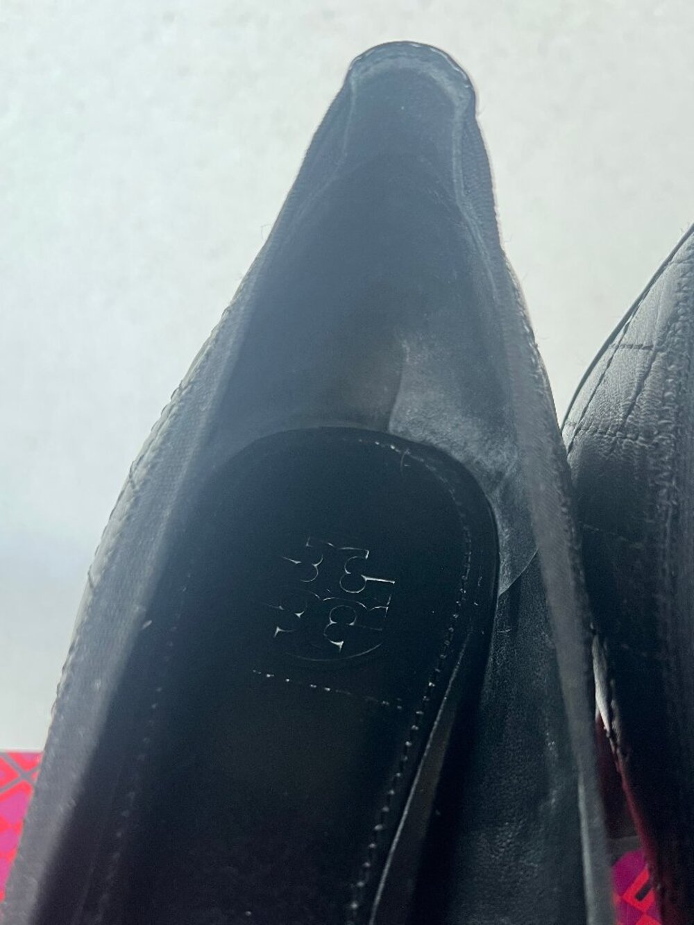 Tory Burch Carrie 55mm Quilted Leather Cap Toe Pump Black Gold Logo Size 9.5 EUC - Picture 8 of 13